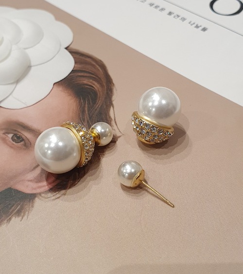 Dio* pearl earring