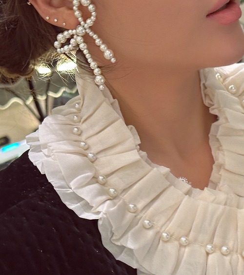 Pearl ribbon earring